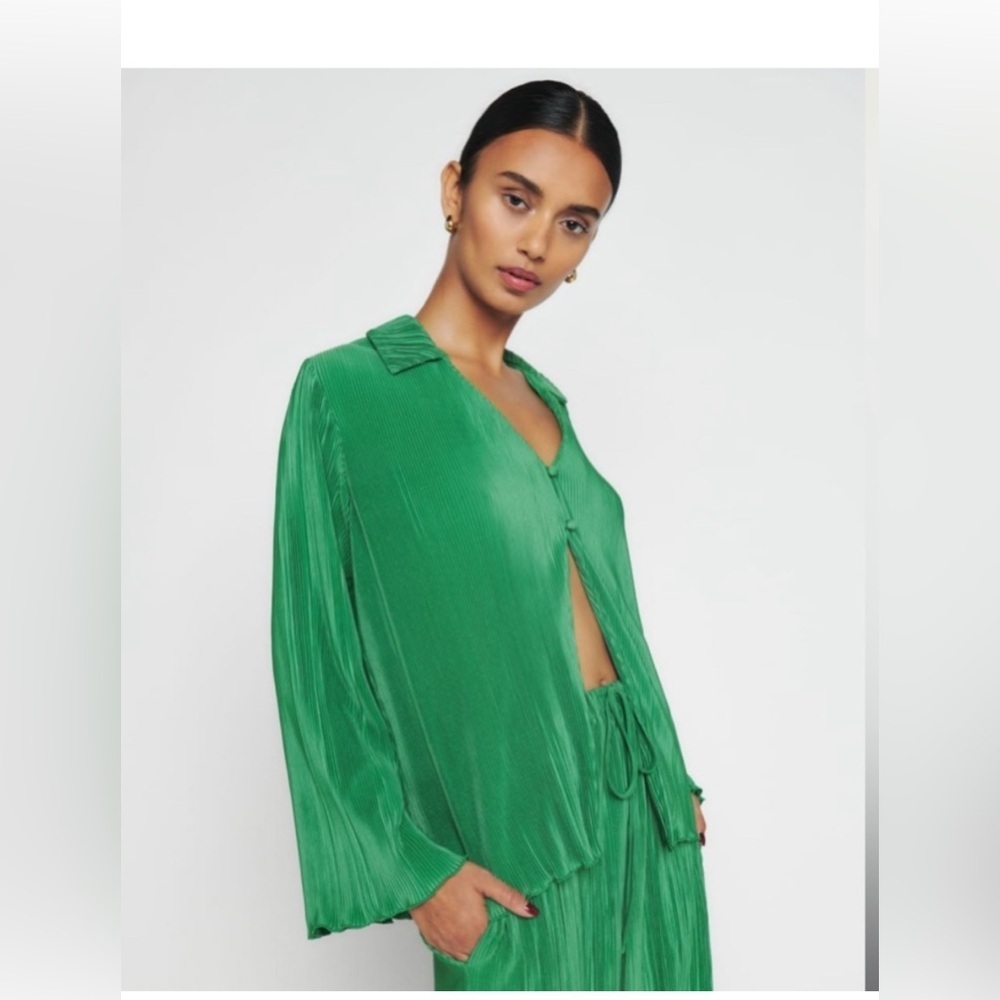 Reformation Laylin Plisse Green Oversized . Size M